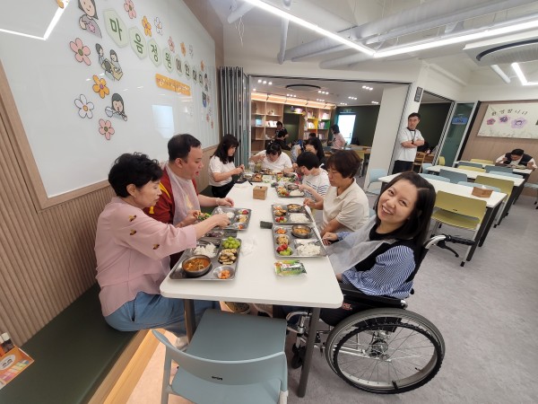 함께 하는 식사는 늘 즐거워요