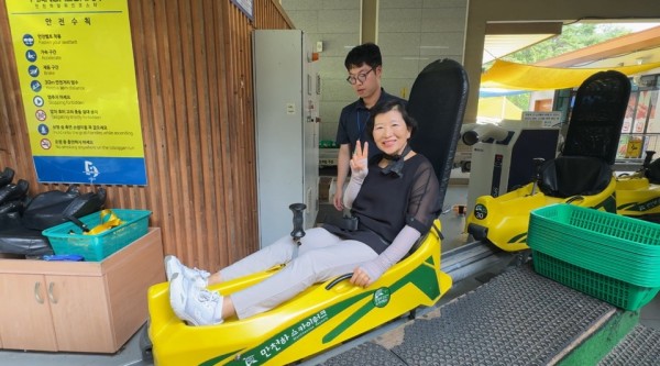 알파인코스터 탑승 모습
