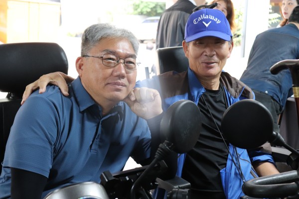 행사에 참여한 이용인들