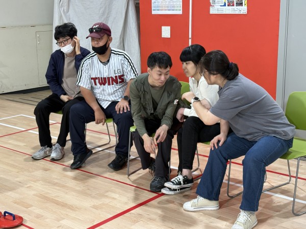 경기전 작전회의하는 모습