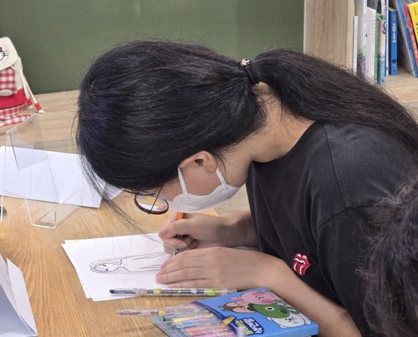 내 모습을 그려보는 모습