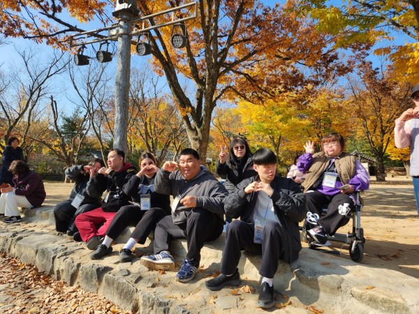 공연을 즐기는 중