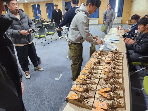 금천장애인종합복지관 기념품 지급