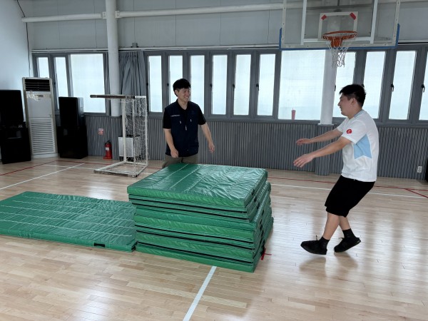 매트뜀틀하는 모습