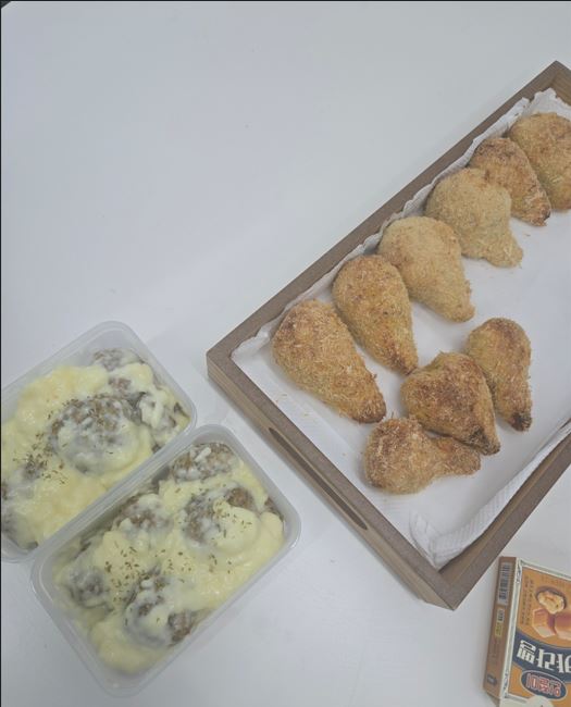 완성된 수제애견간식인 멍치킨,멍트볼의 모습