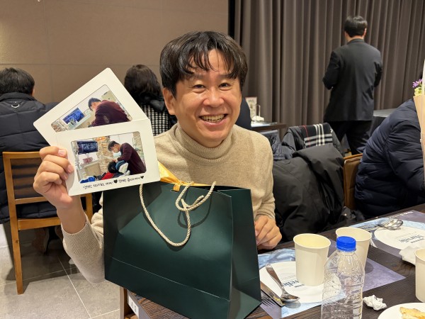 윤치과 원장님 모습