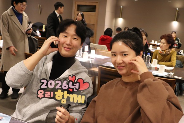 데미안 직원들의 모습