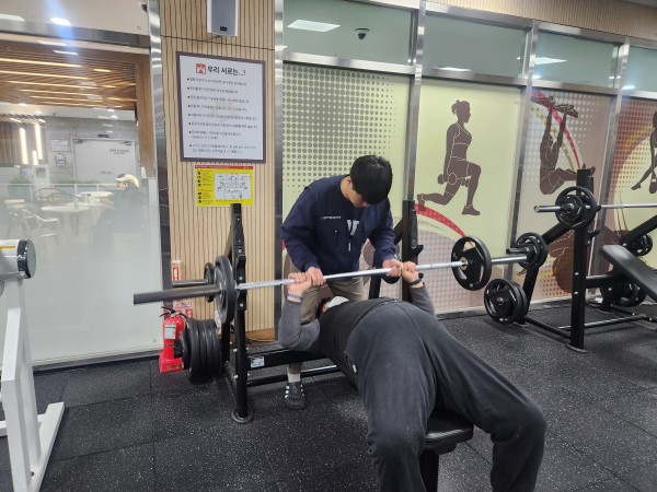 바벨을 활용한 가슴운동