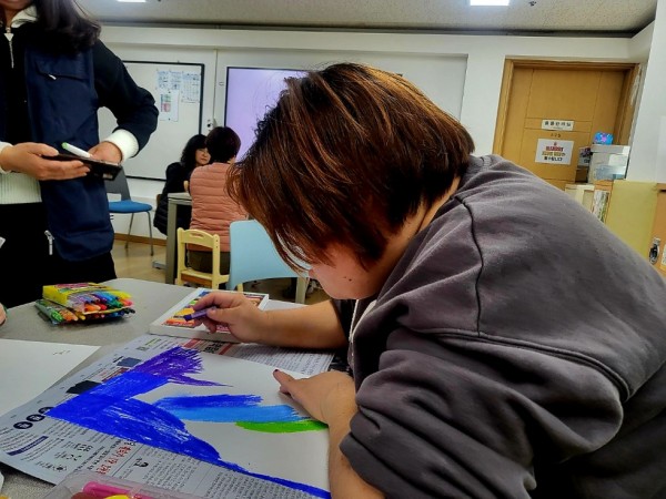 금빛2실-스스로 마음껏 그리고 표현해요