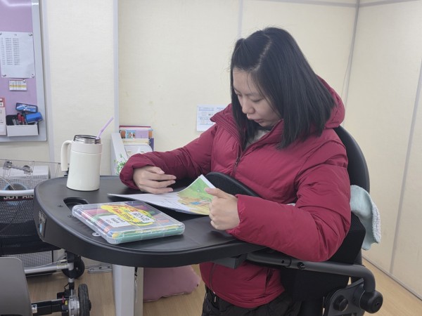 큰소리로 동화를 읽어요