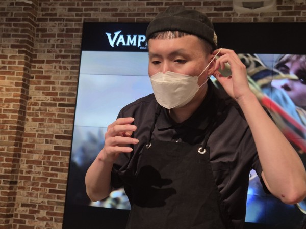 크크다방 취업 후 근무를 준비하는 모습