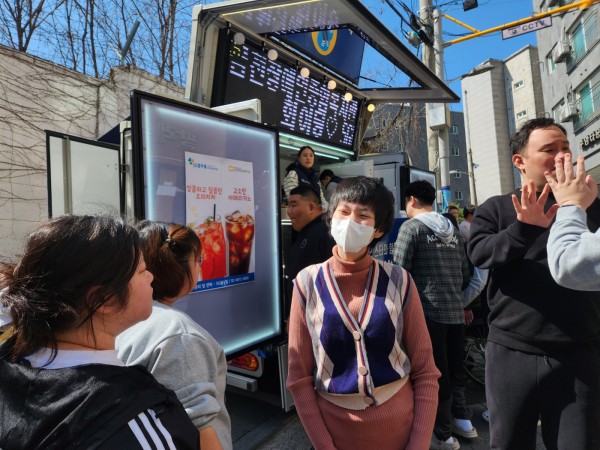 즐거운 분위기에 덩달아 기념사진도 한 컷