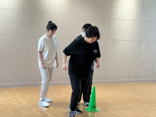 짝지어 달리기를 준비하는 모습