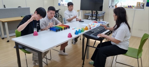 1실 이용인들 한 컷