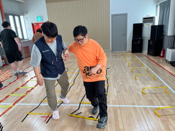 편마비당사자의 한발뛰기