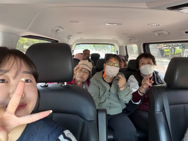 출발 전 찍은 단체 사진