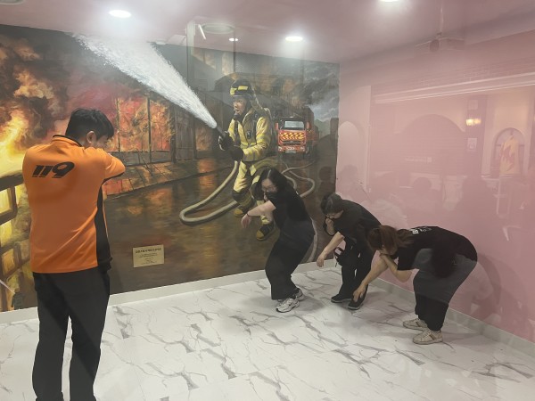 화재 대피 교육으로 체험하는 모습